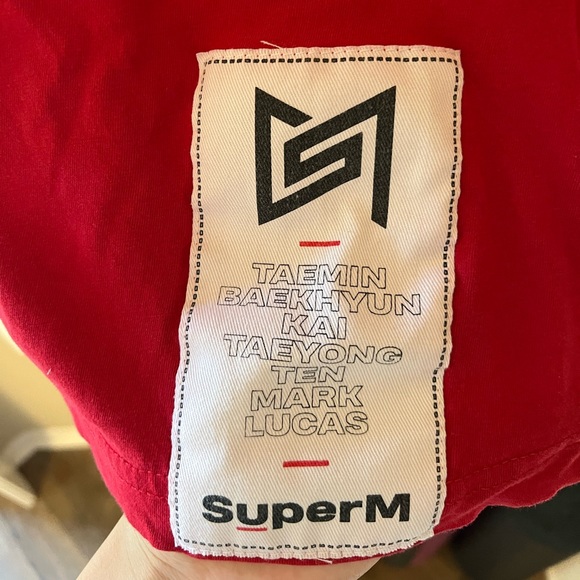 SUPERM official merch t-shirt - Picture 3 of 4